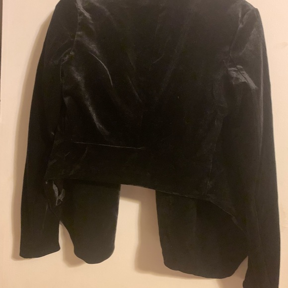 Blazer - Picture 2 of 2